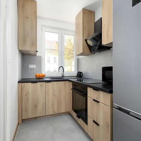 Apartman Modern With Balcony And Place For Remote Work By Renters